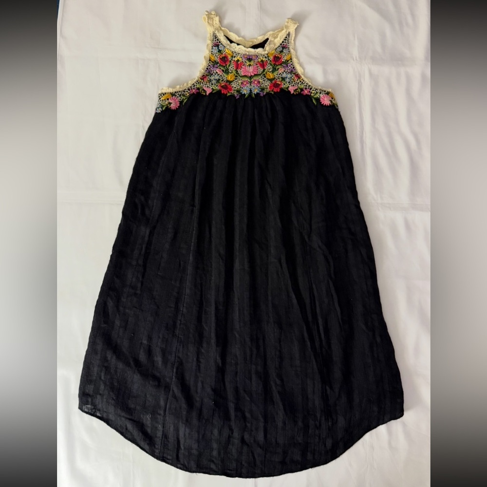 Anthropologie Akemi + Kin Black Floral Embroidered Flowy Midi